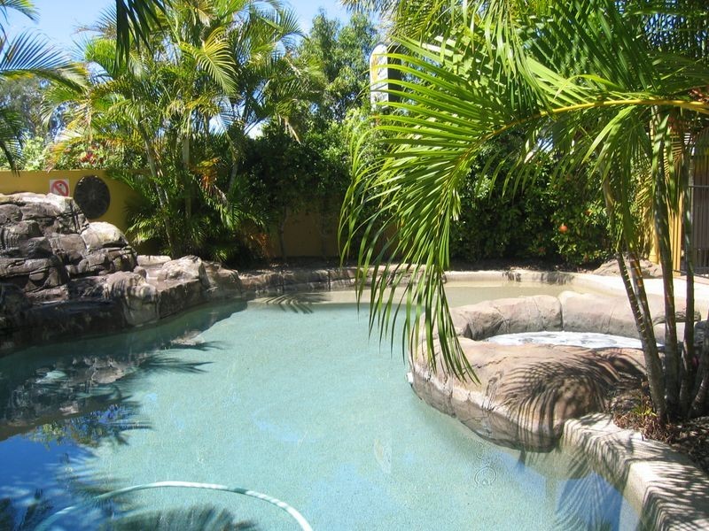 21/10-12 Bath Street, Labrador QLD 4215