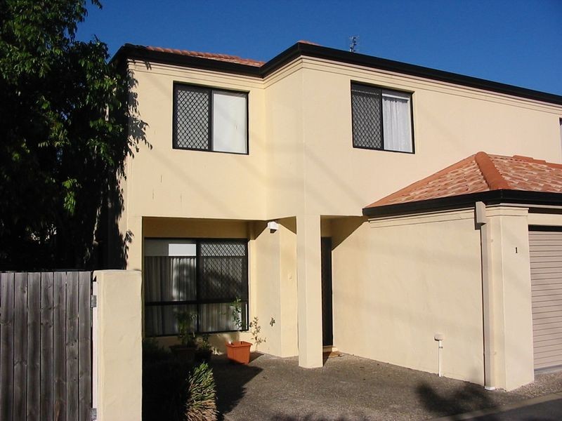 1/37 Harley Street, Labrador QLD 4215