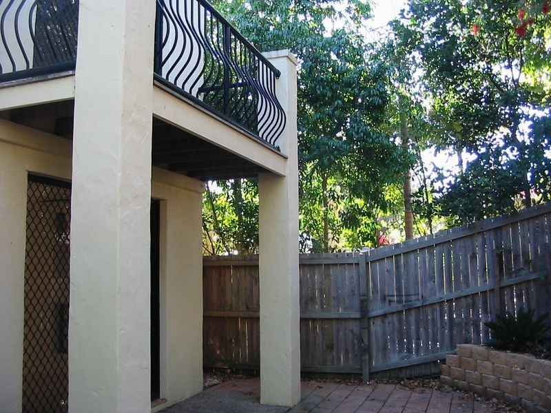 1/37 Harley Street, Labrador QLD 4215