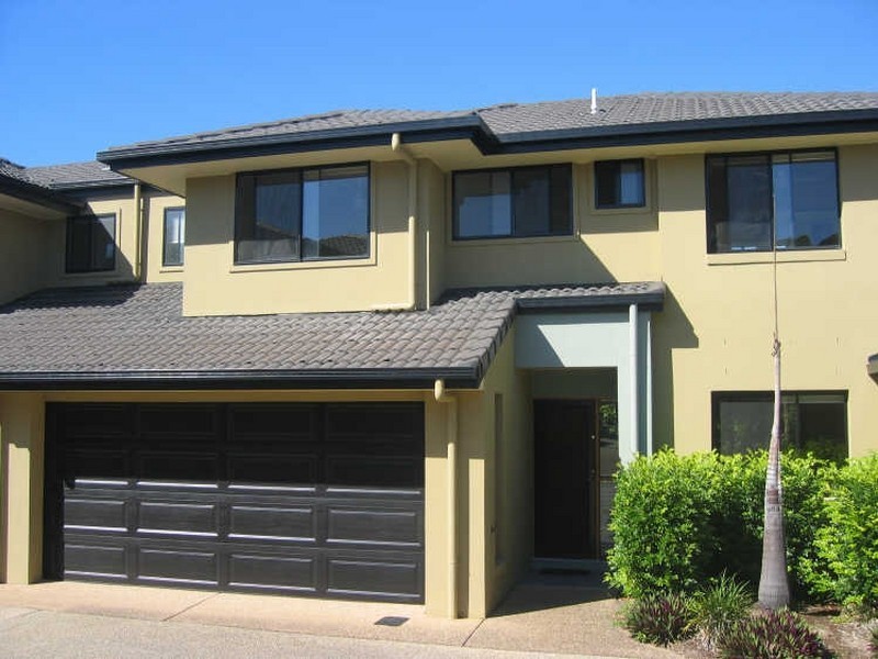 8/86 Imperial Parade, Labrador QLD 4215