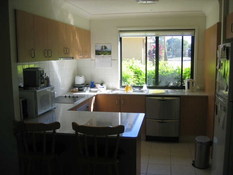 8/86 Imperial Parade, Labrador QLD 4215