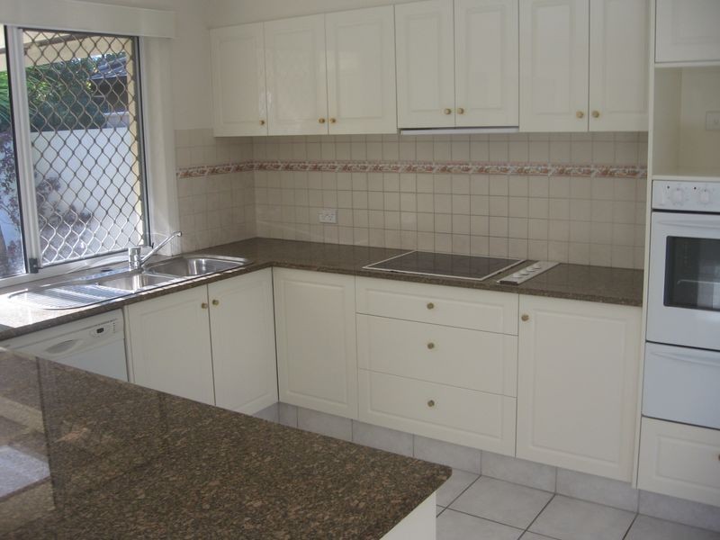 37 Tranquility Circuit, Hope Island QLD 4212