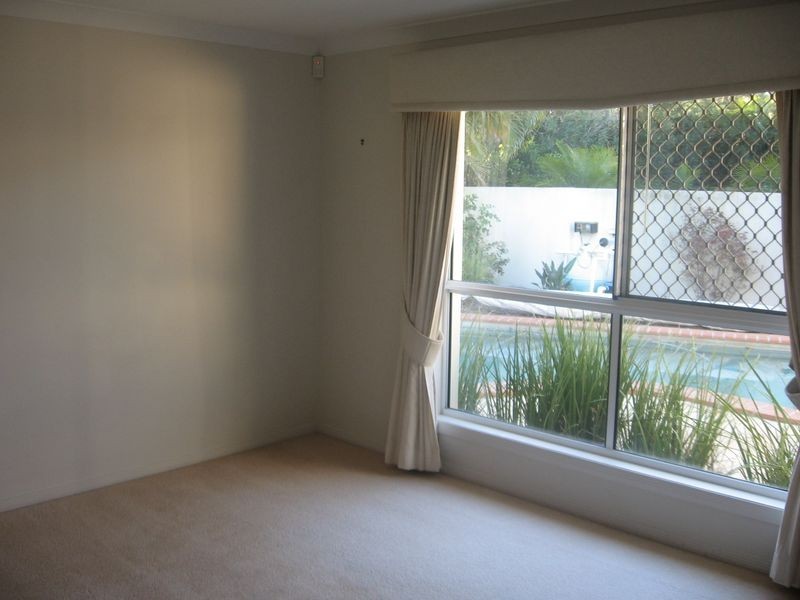 37 Tranquility Circuit, Hope Island QLD 4212