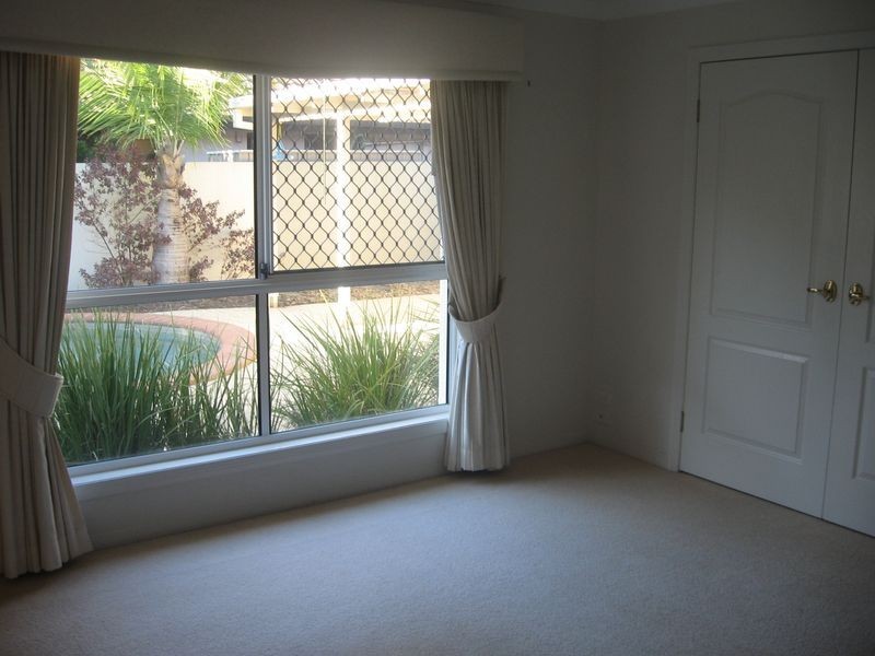 37 Tranquility Circuit, Hope Island QLD 4212