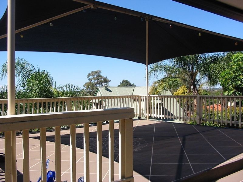 11 Leura Place, Helensvale QLD 4212