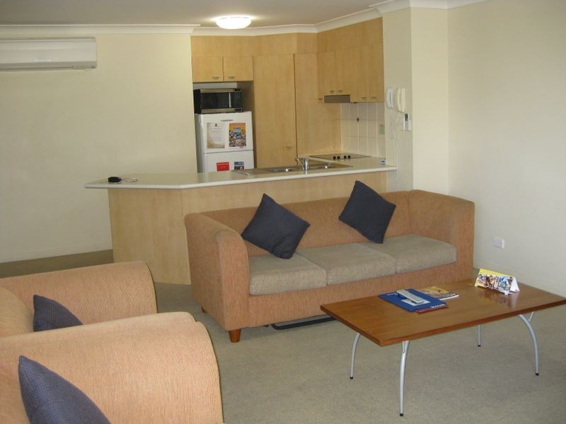 120/392 Marine Parade, Labrador QLD 4215