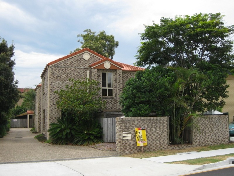 2/142 Frank Street, Labrador QLD 4215