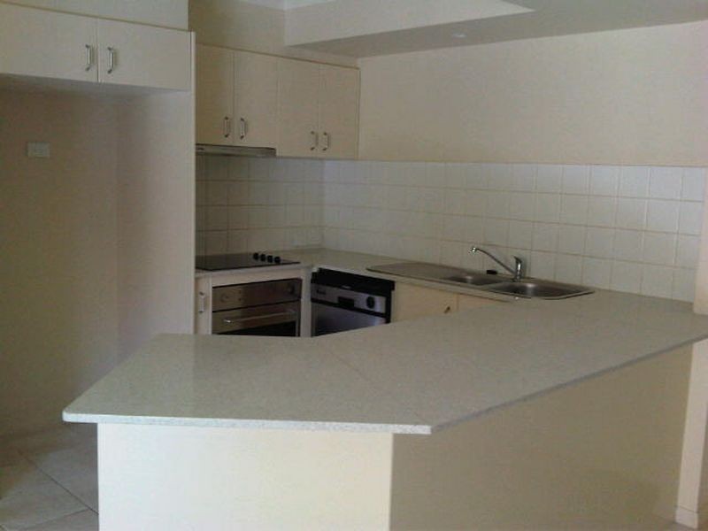 3/86 Imperial Parade, Labrador QLD 4215