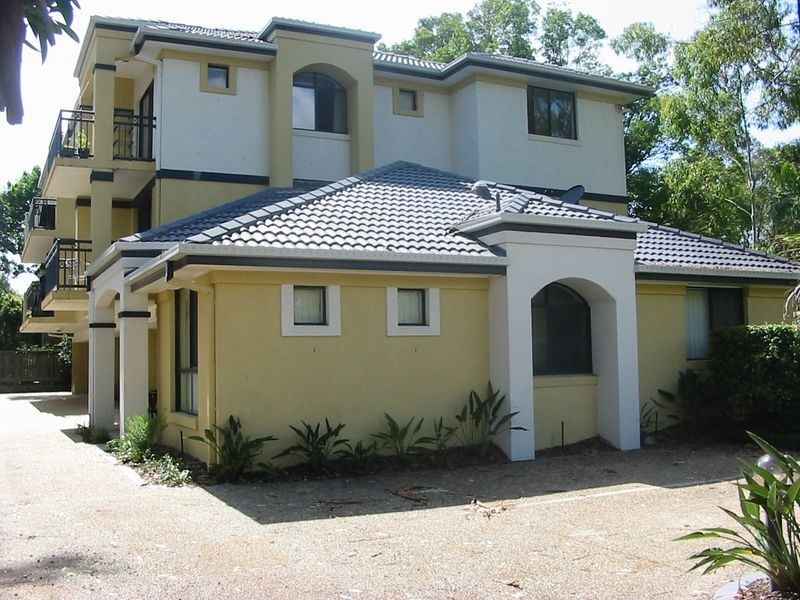 2/129 Muir Street, Labrador QLD 4215