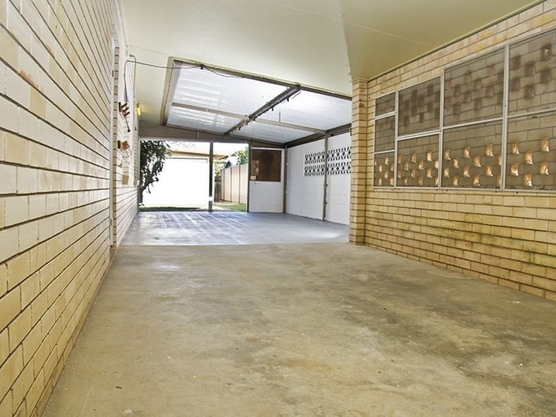 10 Goorawin Street, Runaway Bay QLD 4216