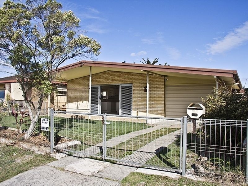 10 Goorawin Street, Runaway Bay QLD 4216