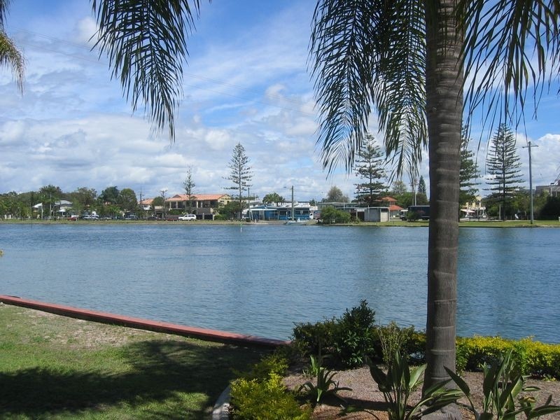 1/3 Vernia Place, Biggera Waters QLD 4216