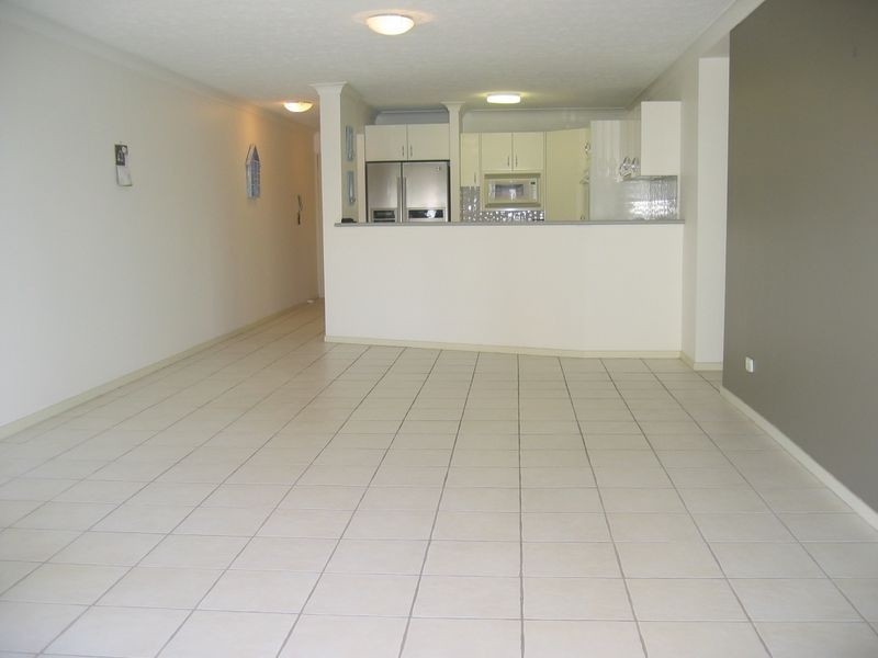 1/3 Vernia Place, Biggera Waters QLD 4216