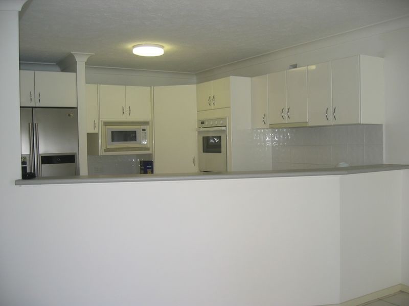 1/3 Vernia Place, Biggera Waters QLD 4216