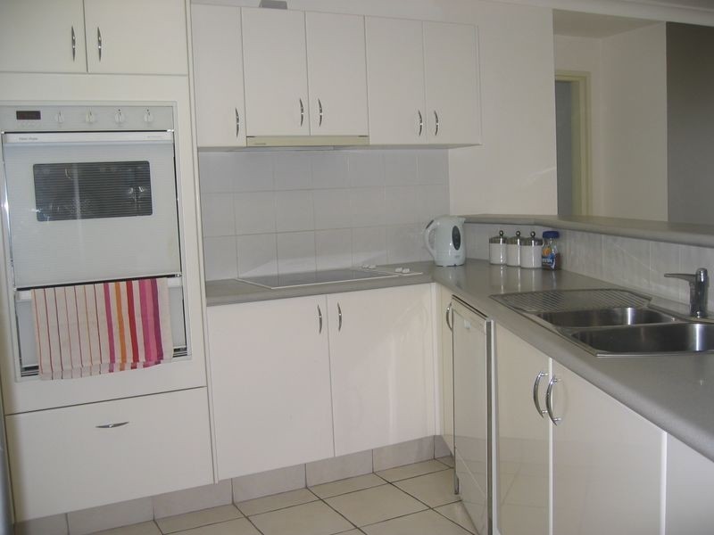 1/3 Vernia Place, Biggera Waters QLD 4216