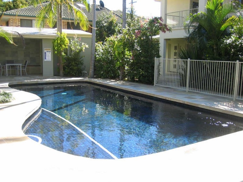 8/27 Gordon Street, Labrador QLD 4215