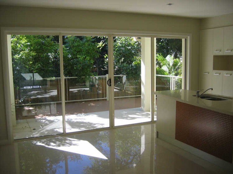 8/27 Gordon Street, Labrador QLD 4215