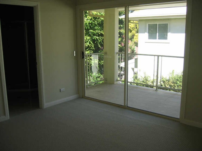 8/27 Gordon Street, Labrador QLD 4215