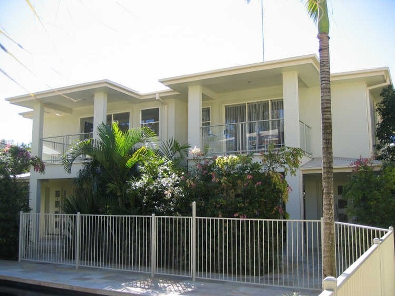 8/27 Gordon Street, Labrador QLD 4215