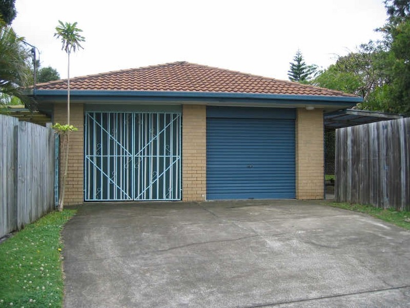 2/231 Central Street, Labrador QLD 4215