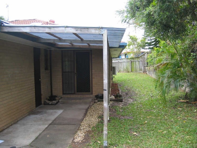 2/231 Central Street, Labrador QLD 4215
