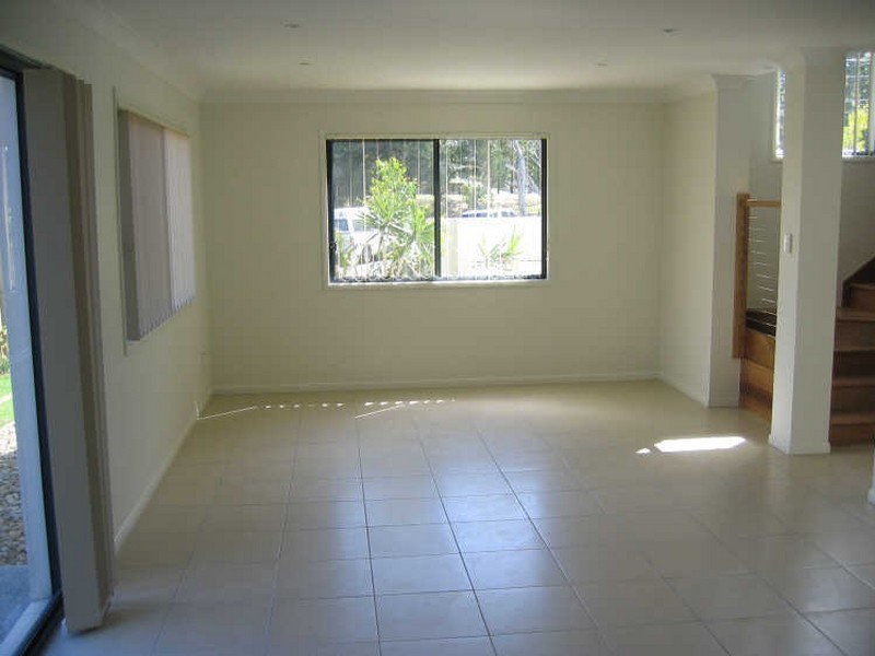 2/100 Imperial Parade, Labrador QLD 4215