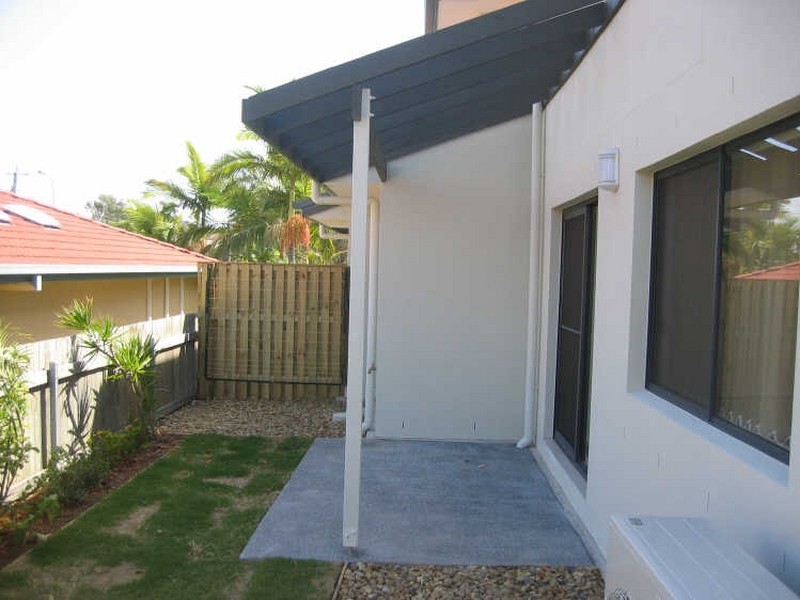 2/100 Imperial Parade, Labrador QLD 4215