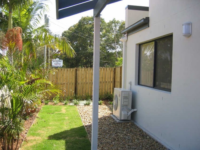 2/100 Imperial Parade, Labrador QLD 4215