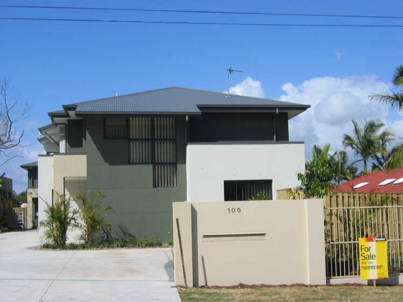 2/100 Imperial Parade, Labrador QLD 4215