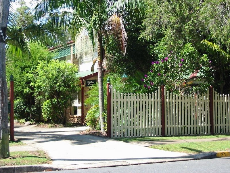 4/21 Gordon Street, Labrador QLD 4215