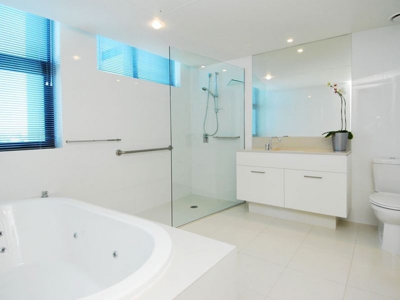 505/230 Marine Parade, Labrador QLD 4215