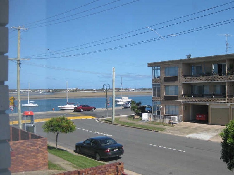 8/294 Marine Parade, Labrador QLD 4215