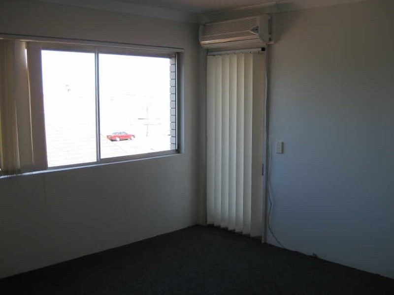 8/294 Marine Parade, Labrador QLD 4215