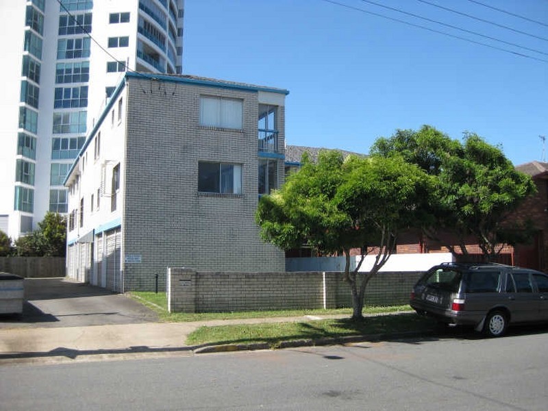 8/294 Marine Parade, Labrador QLD 4215