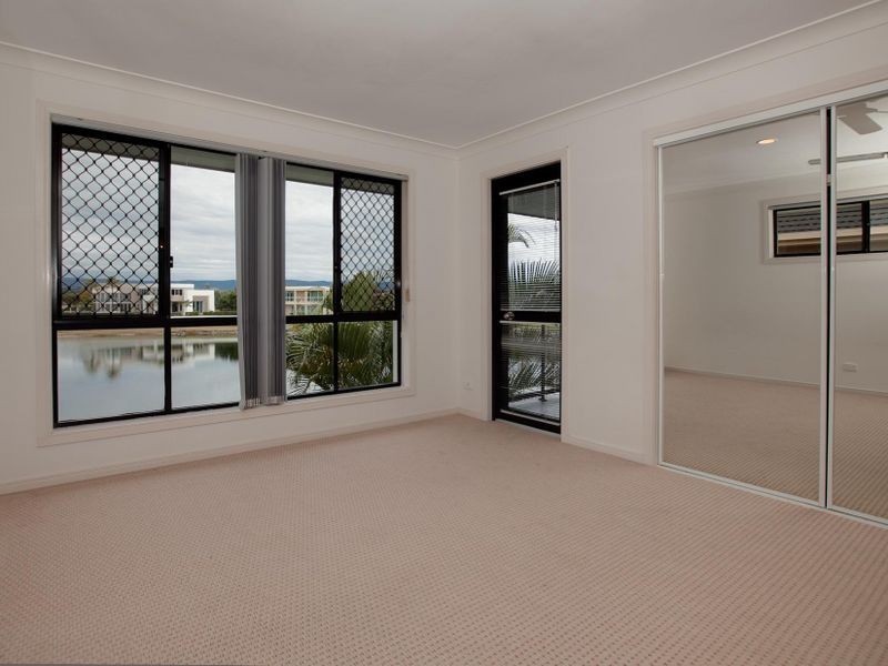 1 Serenity Boulevard, Helensvale QLD 4212