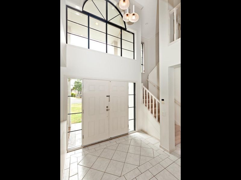 1 Serenity Boulevard, Helensvale QLD 4212