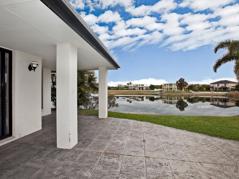 1 Serenity Boulevard, Helensvale QLD 4212