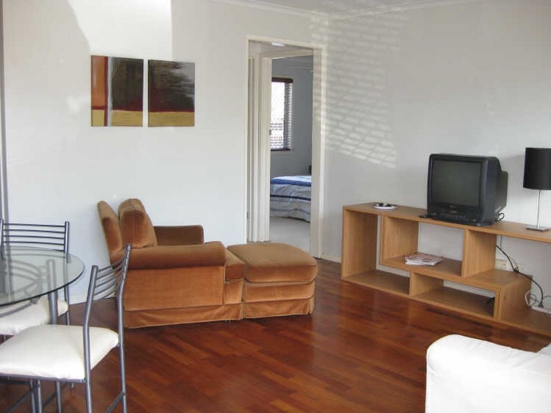 2/10 Phillip Street, Labrador QLD 4215