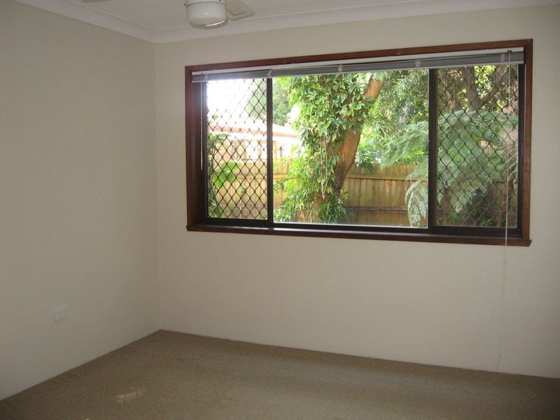 2/29 Bath Street, Labrador QLD 4215