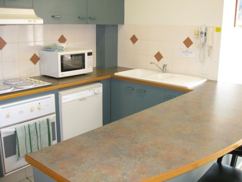 11/7 Robert Street, Labrador QLD 4215