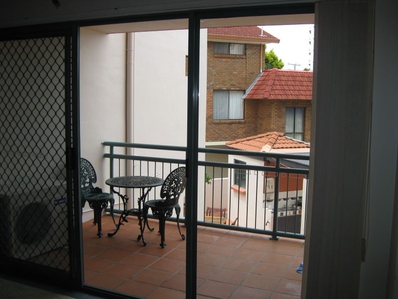 11/7 Robert Street, Labrador QLD 4215