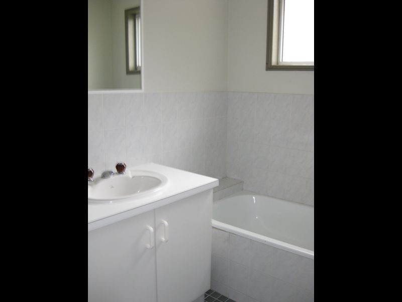 4/13 Stephanie Court, Labrador QLD 4215