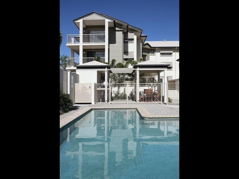 14/13D Wyndham Avenue, Southport QLD 4215