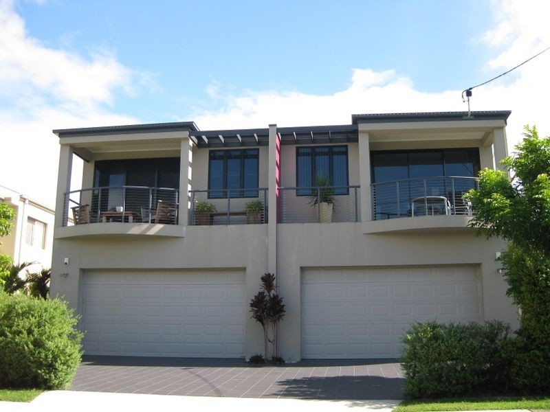 1/15 Ray Street, Runaway Bay QLD 4216