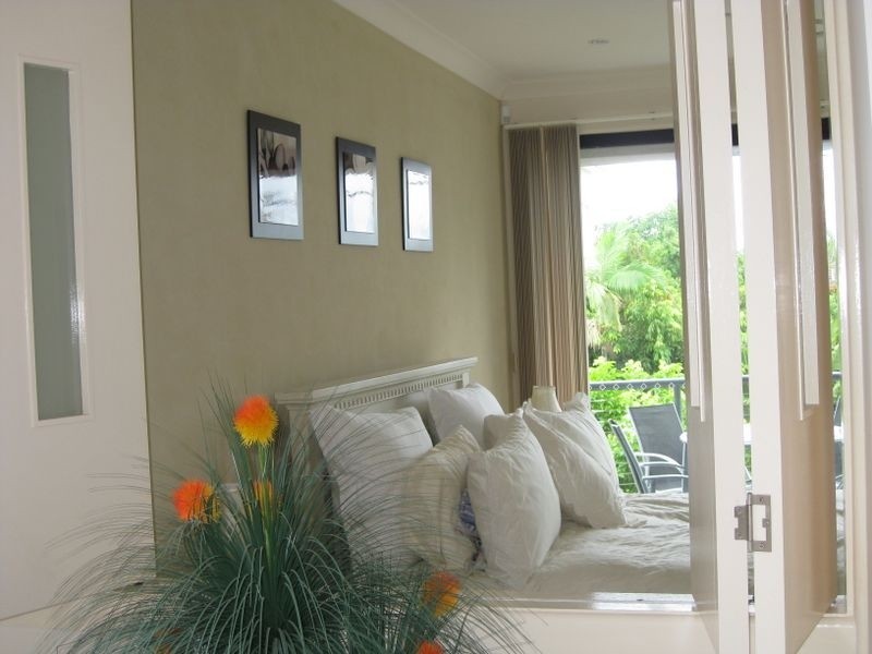 1/15 Ray Street, Runaway Bay QLD 4216