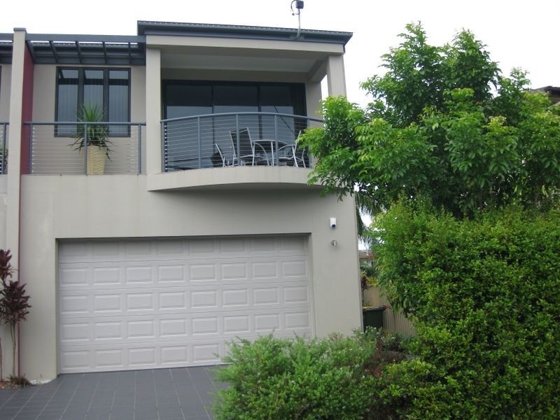 1/15 Ray Street, Runaway Bay QLD 4216