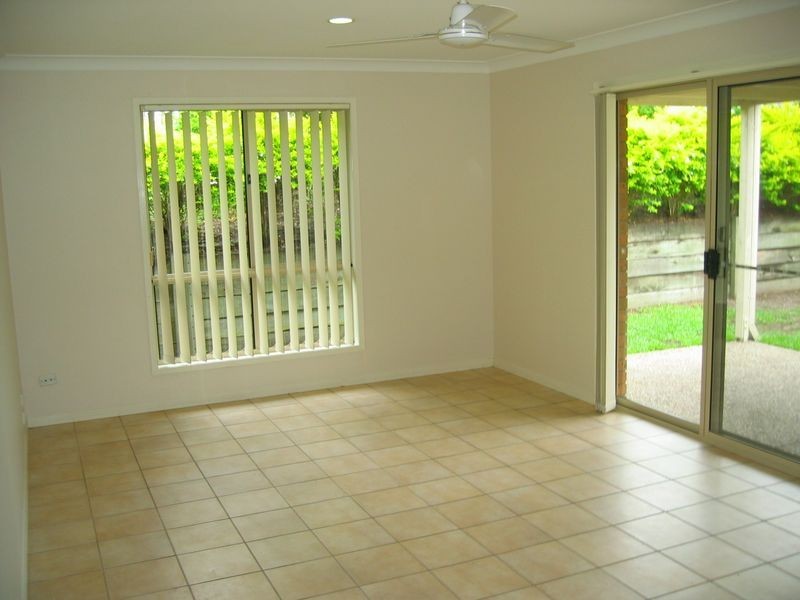 35 Howland Circuit, Pacific Pines QLD 4211