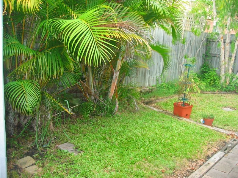 2/35 Kenny Drive, Labrador QLD 4215