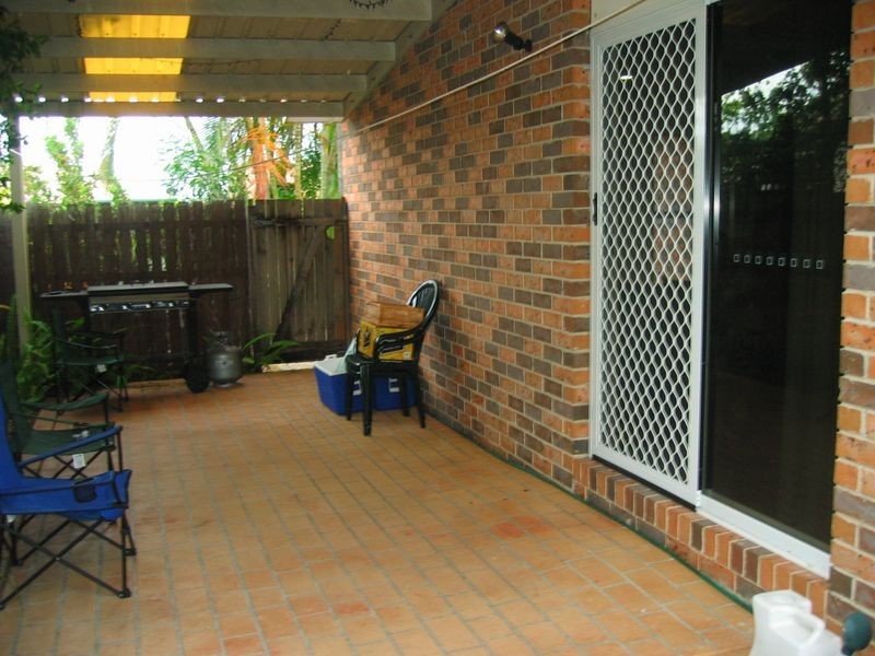 2/35 Kenny Drive, Labrador QLD 4215