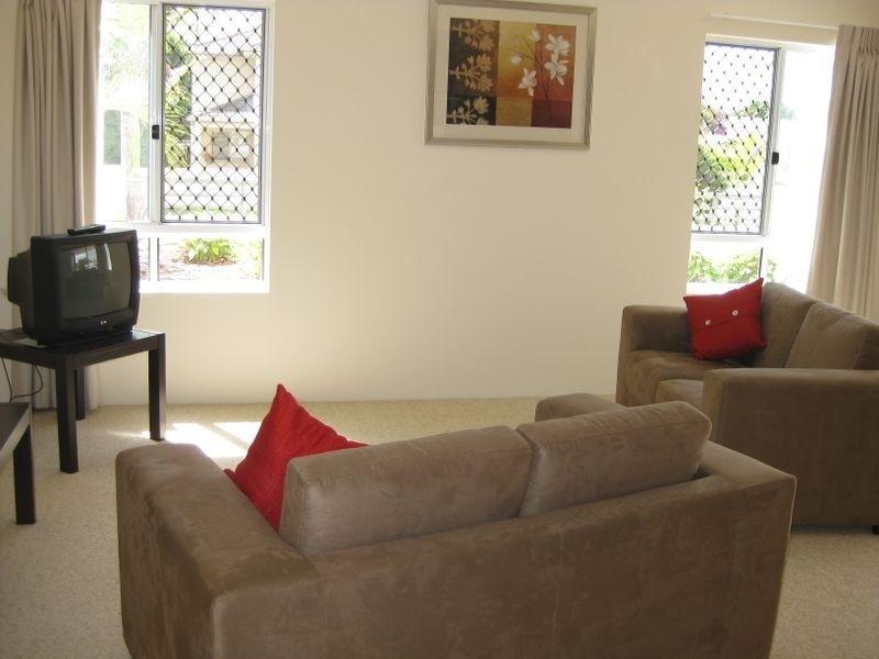 1-15/4 Proud Street, Labrador QLD 4215